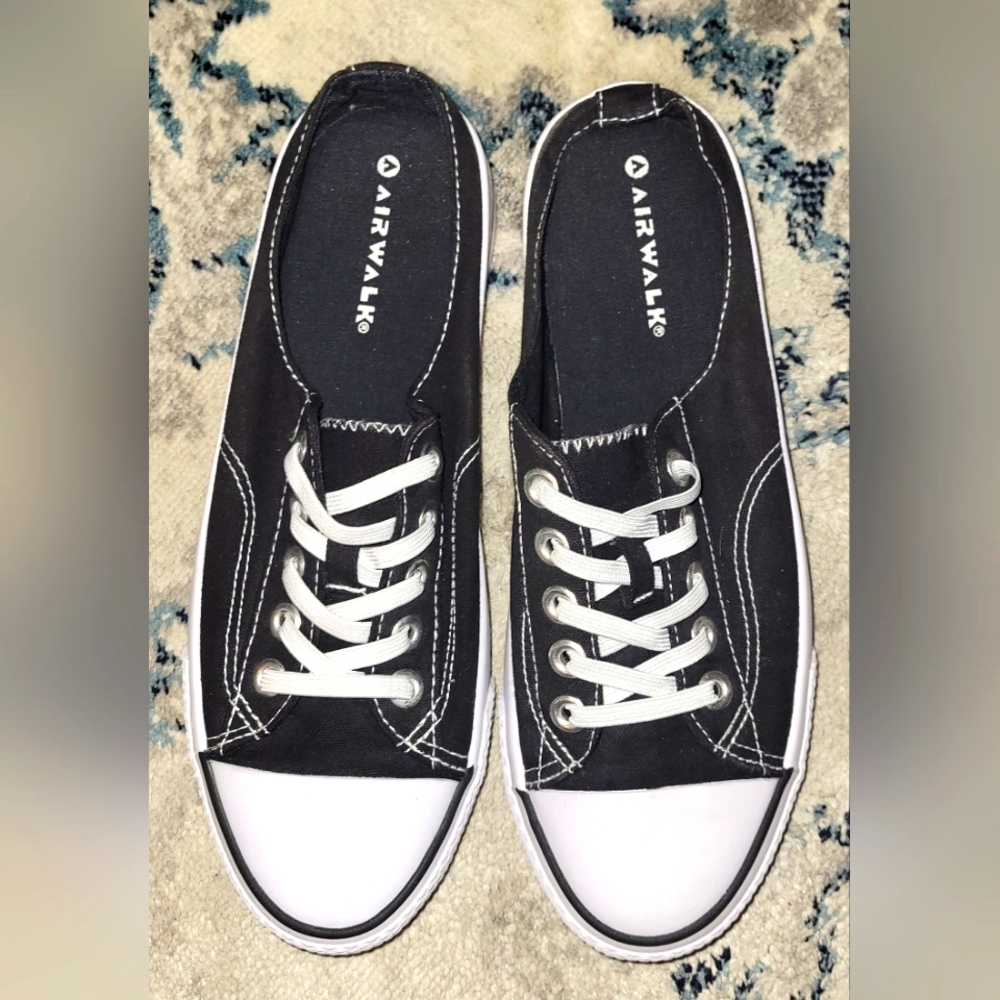 Airwalk Low Top Slip On Backless Canvas Shoes Black size 8